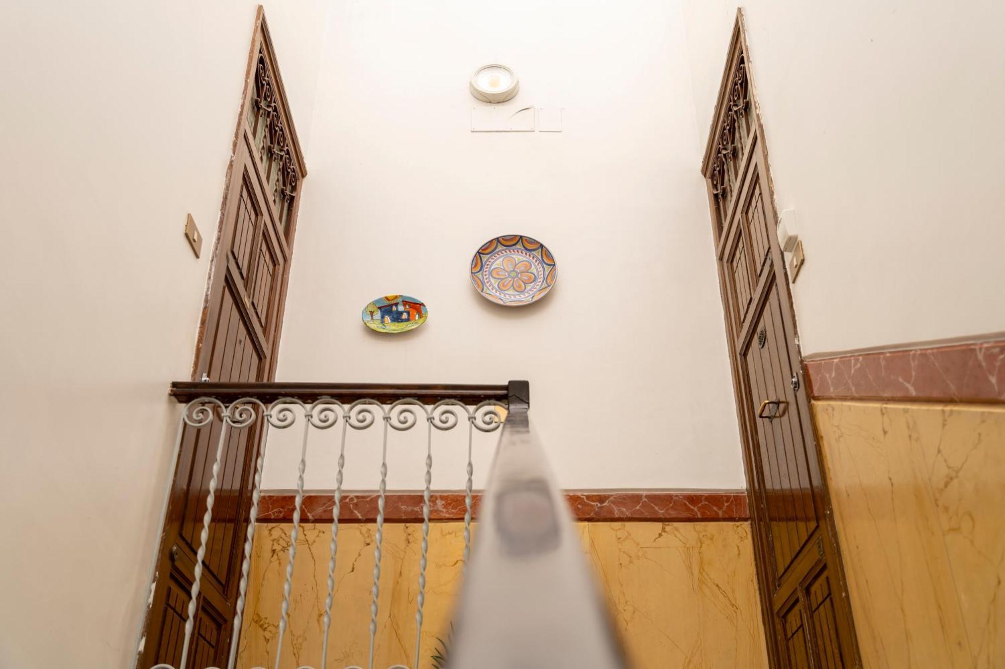 Appartamento Centro Stazione Aeroporto Wi-Fi&Self Check-In Palermo Esterno foto